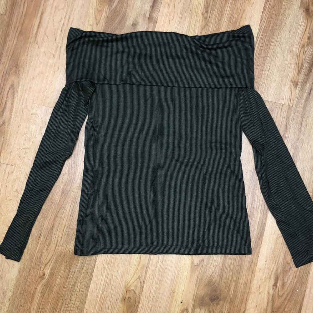 Army green across the chest long sleeve